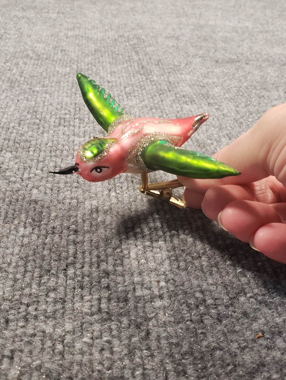VINTAGE GLASS CLIP-ON HUMMINGBIRD